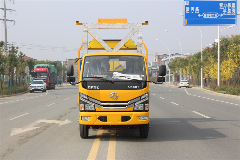 東風(fēng)小多利卡D6雙排座防撞緩沖車